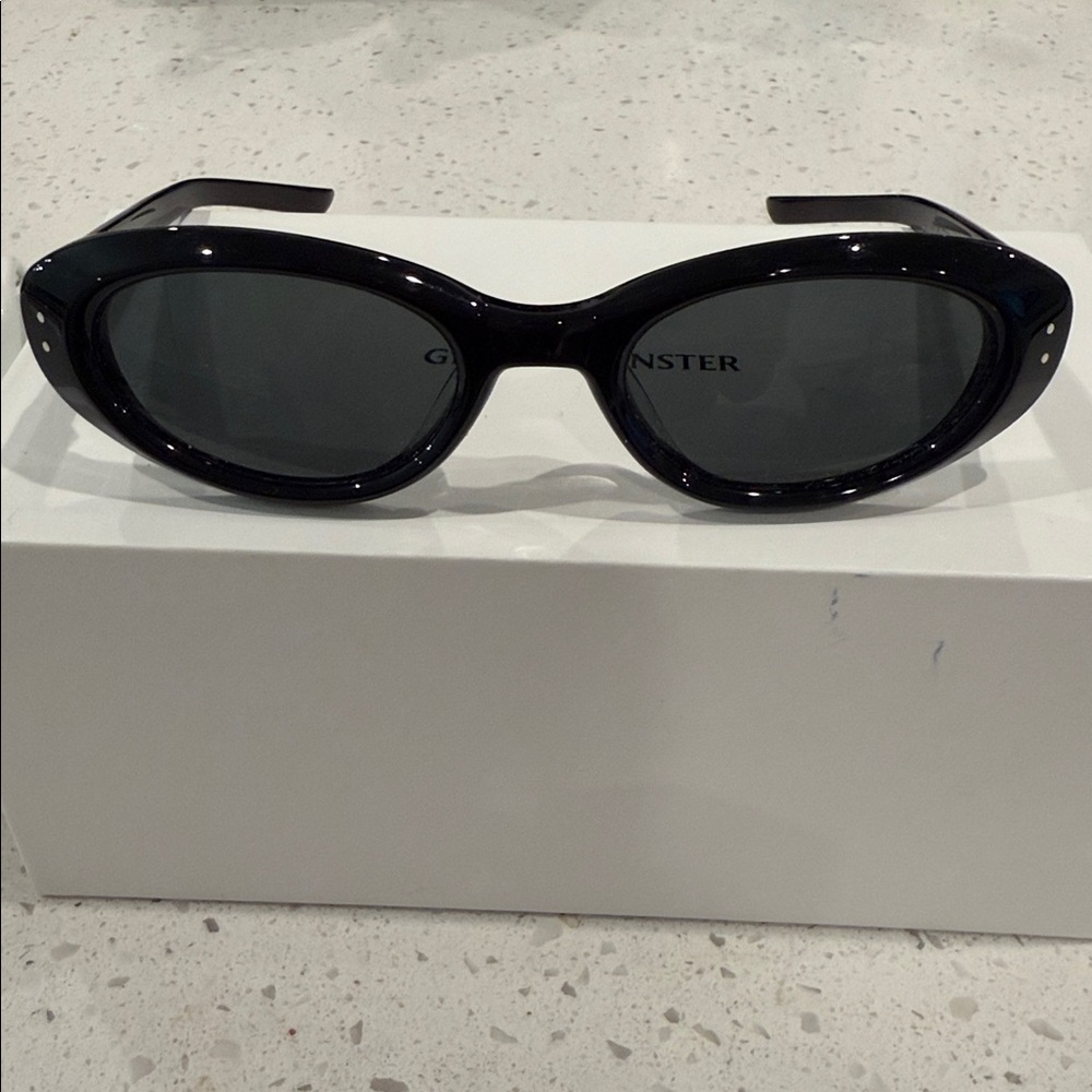 Authentic new gentle monster sunglasses - Picture 2 of 7